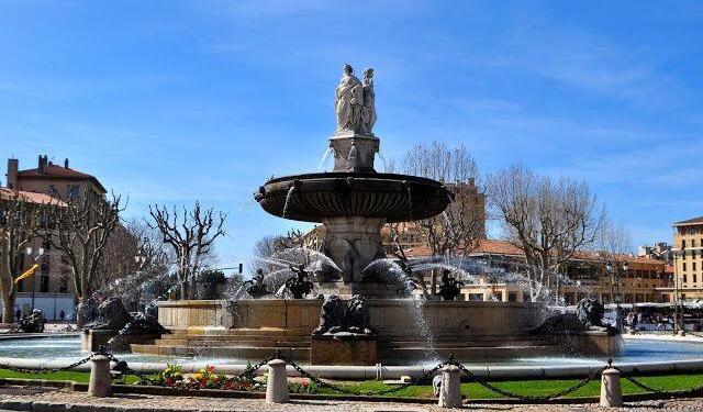 Aix-en-Provence la Rotonde Fountain
