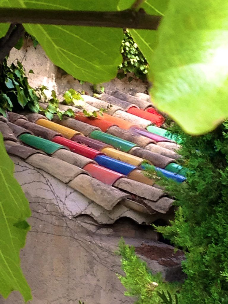 Colorful roof tiles La Colombe d'Or St Paul de Vence @CelinaLafuenteDeLavotha