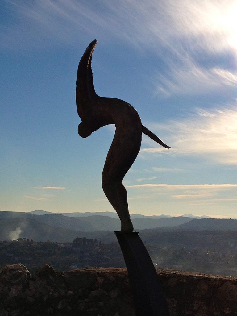 Statue ready to fly on the ramparts of St. Paul de Vence @CelinaLafuente
