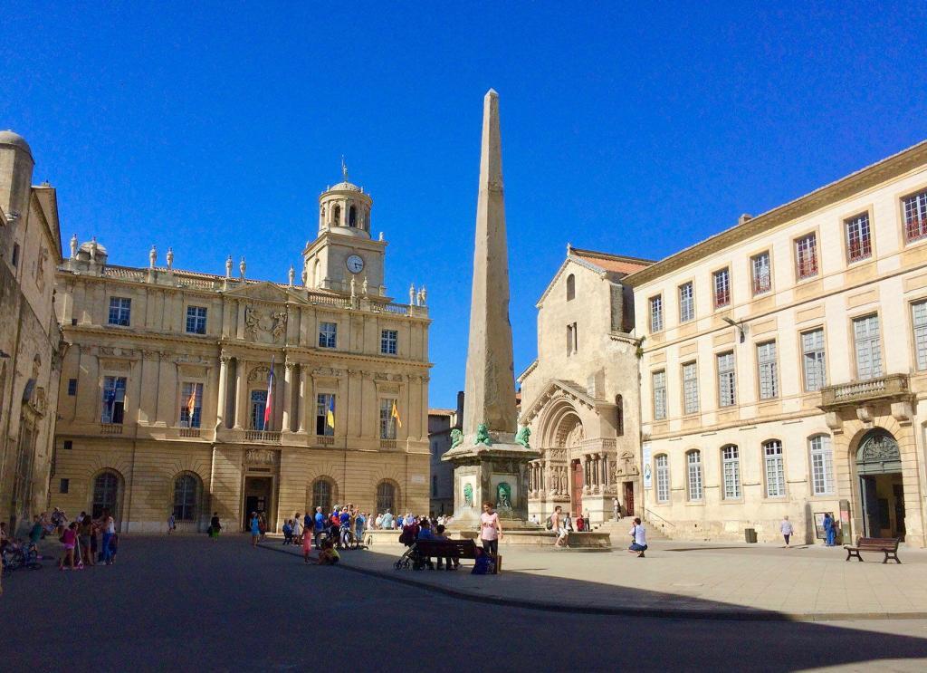 Arles Place de la Republiques Patricia Sands