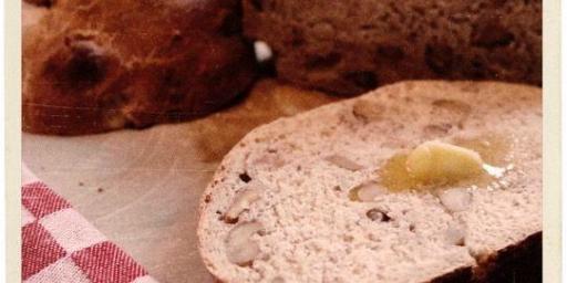 Pain aux Noix Walnut Bread @AtableenProvence