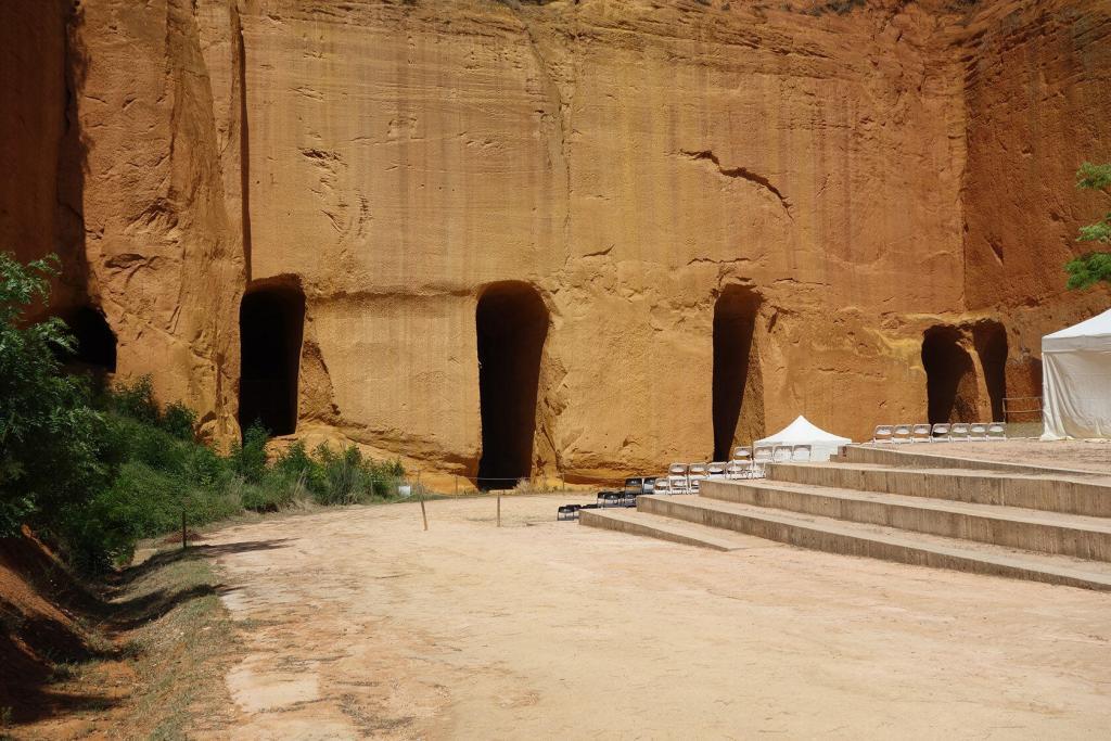 Provence's Natural Ochre Roussillon Mines de Bruoux