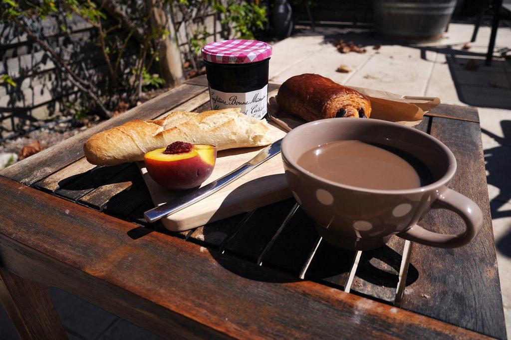 Breakfast al Fresco Provence Lifestyle @Atableenprovence