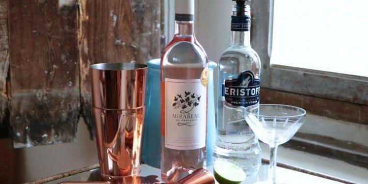 Cocktail Rosé-mopolitan Recipe