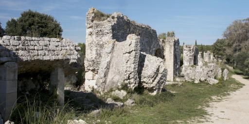 Fontvieille Aqueduc Romain de Barbegal provence