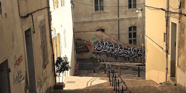 Visit Marseille le Panier @Barefootblogger