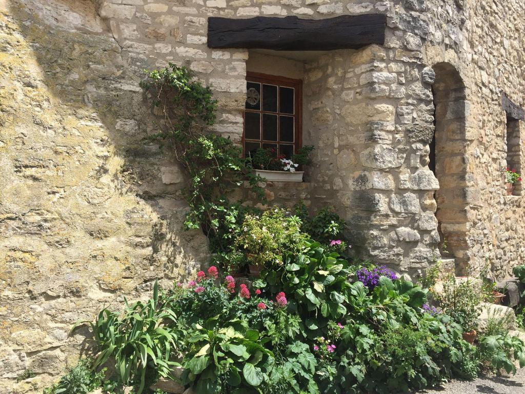 Provencal scenes Gout et Voyage