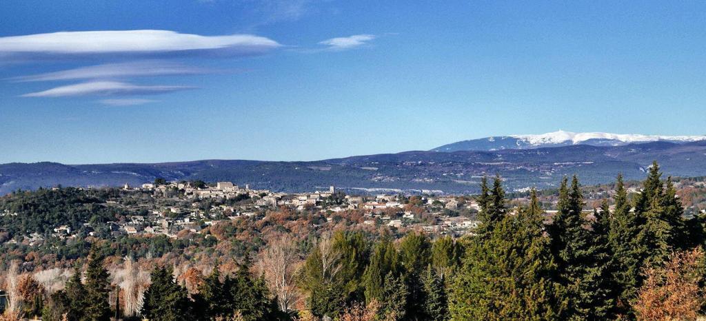 Goult Summer Rental Village views Luberon