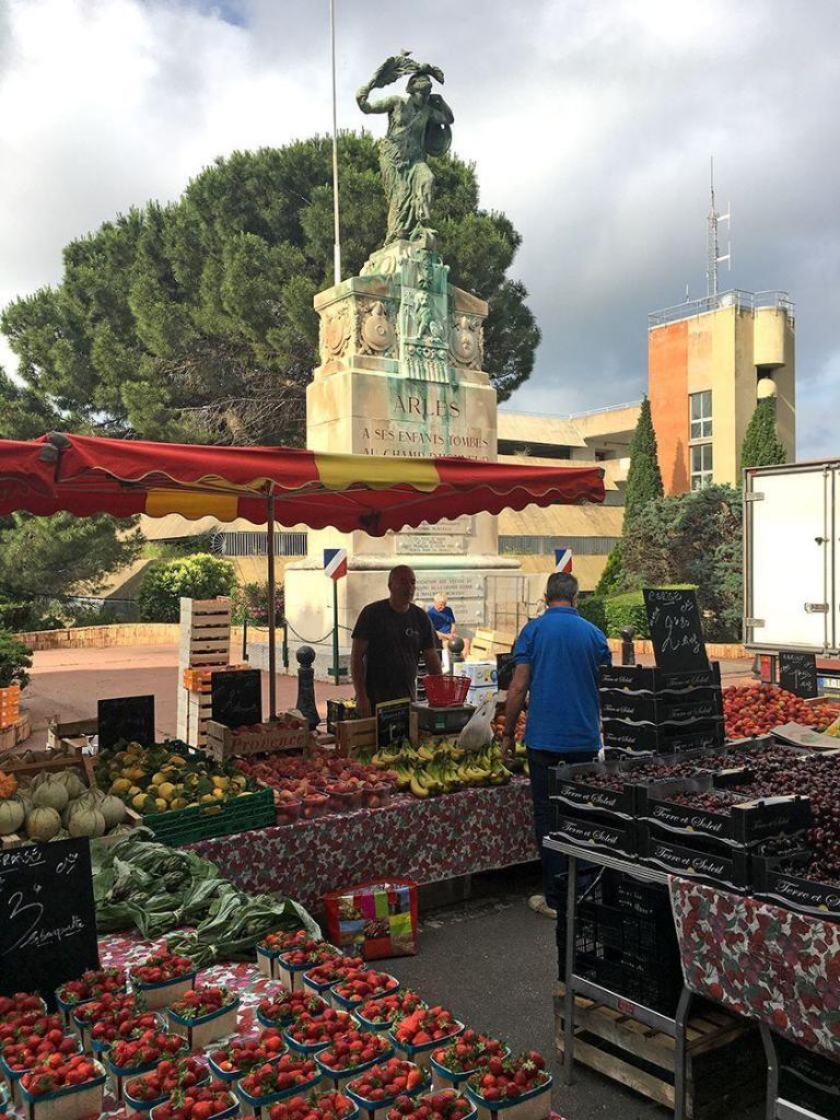 Arles Insiders Market Tour