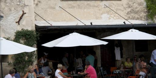 Cafe de la Place Eygalieres Local Restaurants