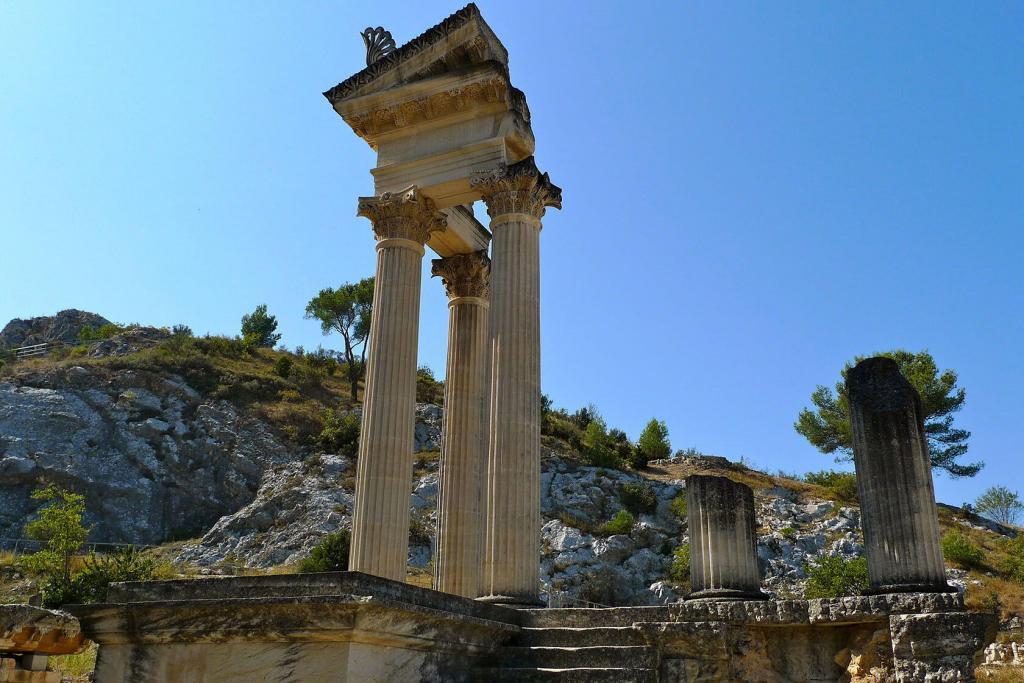 Glanum Visit Saint Remy de Provence 