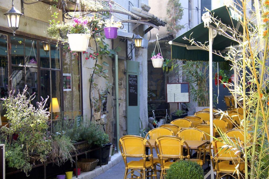Visit Saint Remy de Provence Old Town 