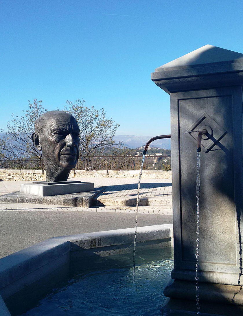bronze tribute to Picasso Mougins