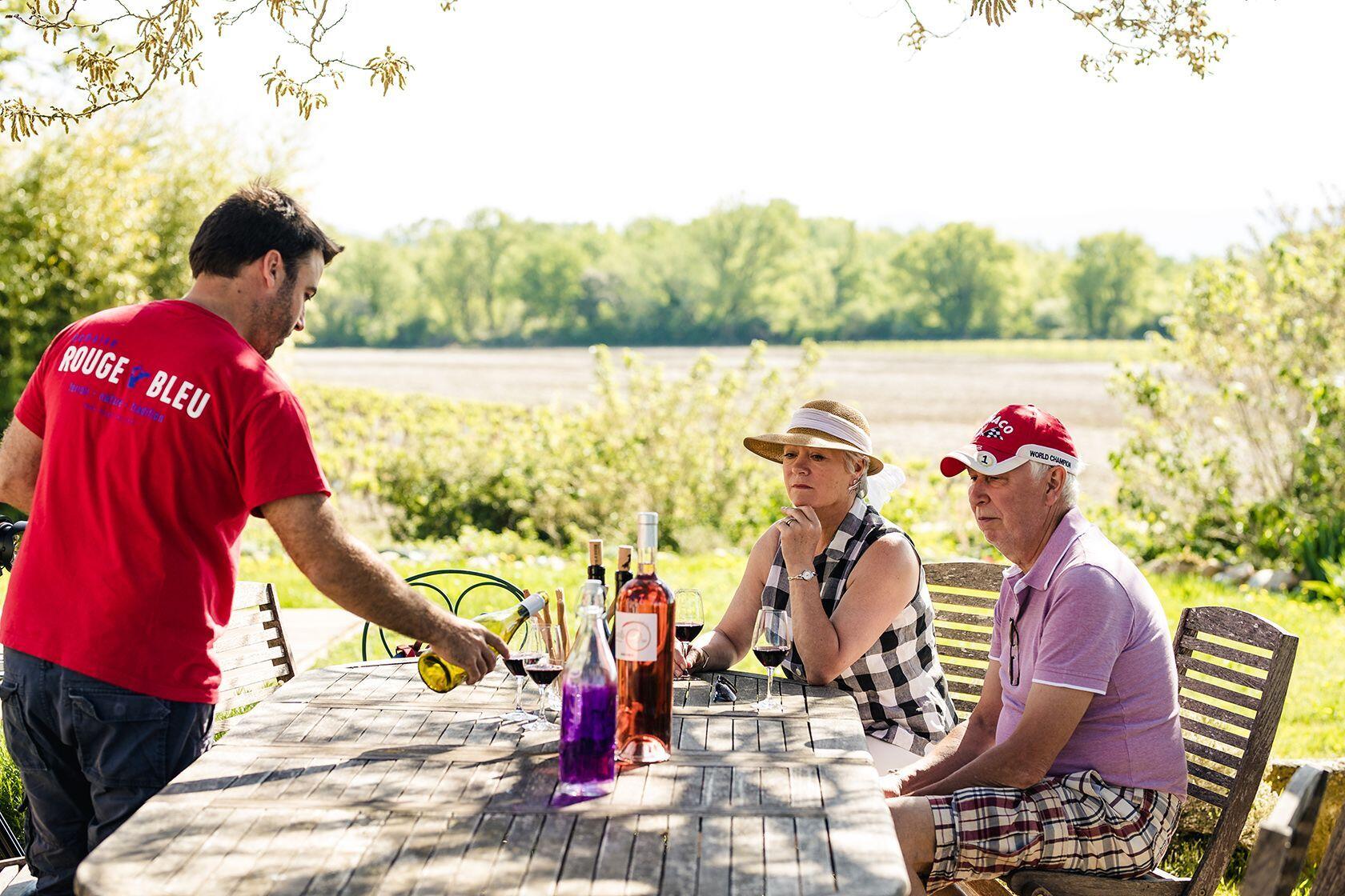 Tasting at the Domaine Rouge-Bleu Vineyard