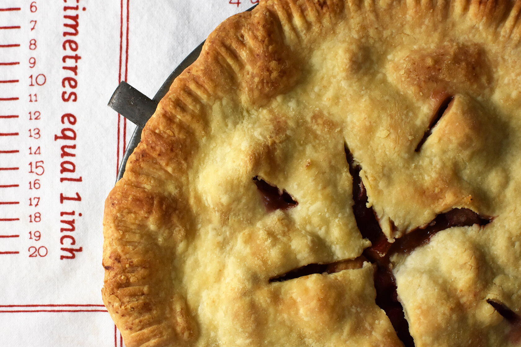 Double-Crust Rhubarb Pie