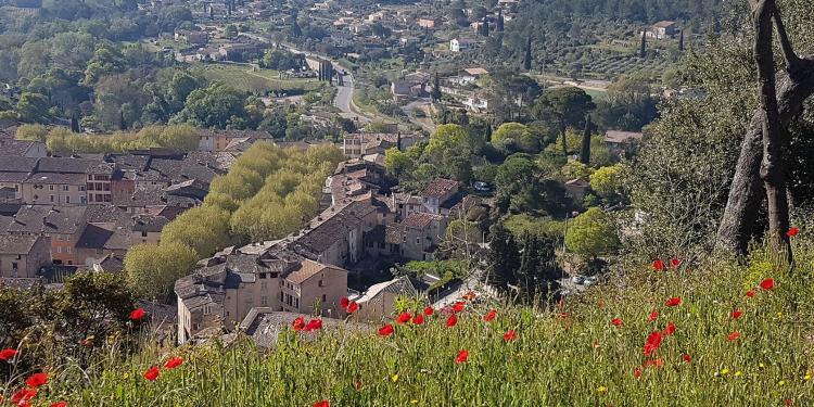 Cotignac Views Provencal Countryside Benefits Rural Village Provence