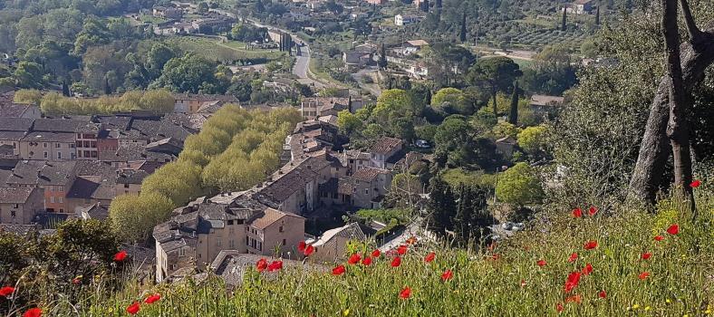 Cotignac Views Provencal Countryside Benefits Rural Village Provence