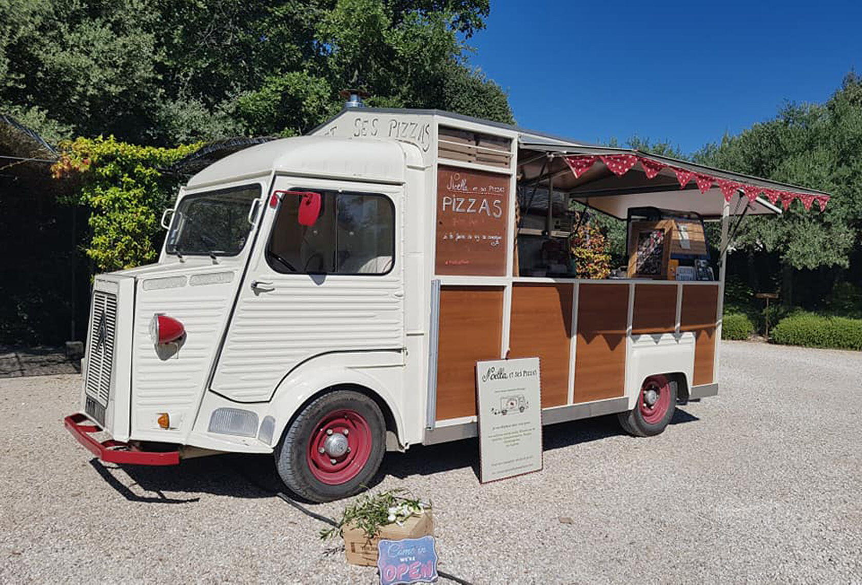 Food Trucks In Provence Delivering World Cuisine Perfectly