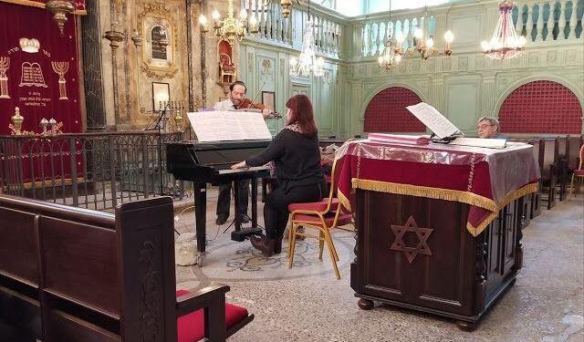 Visit Carpentras Synagogue