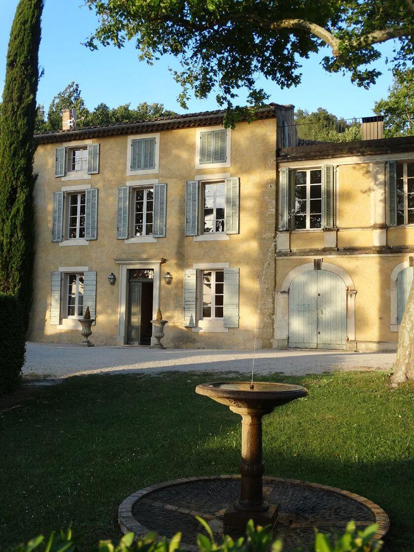Join Best Provence Tour Chateau Constantin