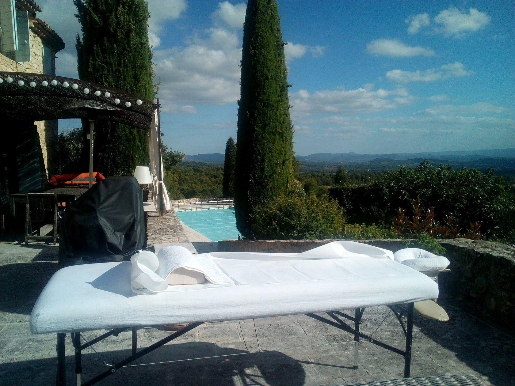 Flairesse Massage Relaxing Spas services in Provence