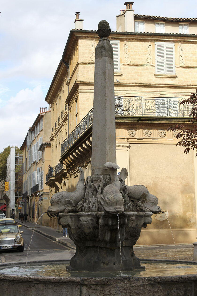 Walking Tour Fountains Aix-en-Provence Fontaine des Quatre Dauphins