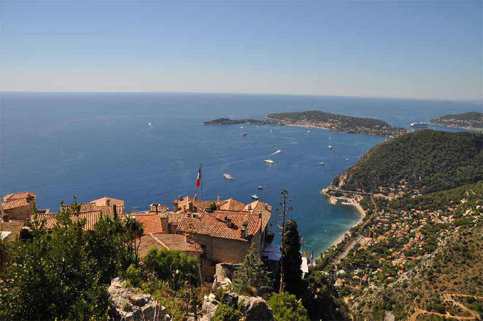 Eze-entre-les-arbres