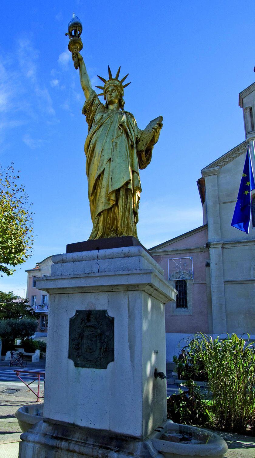 Statue of Liberty Guides Discovering Secret Provence