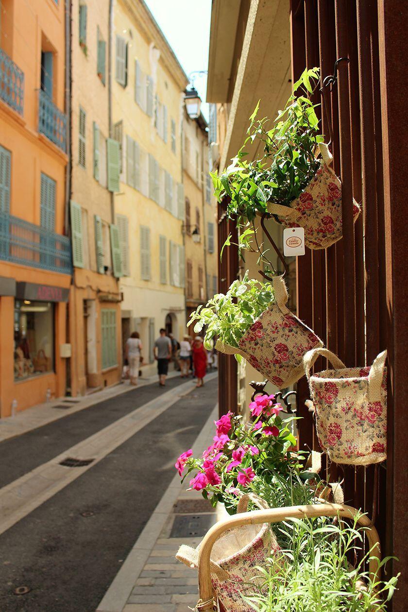 Shops Cotignac Village