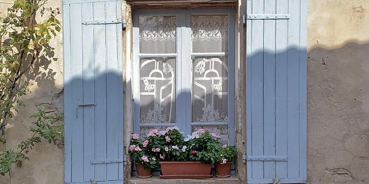 Tips Travel Budget Provence Grignan