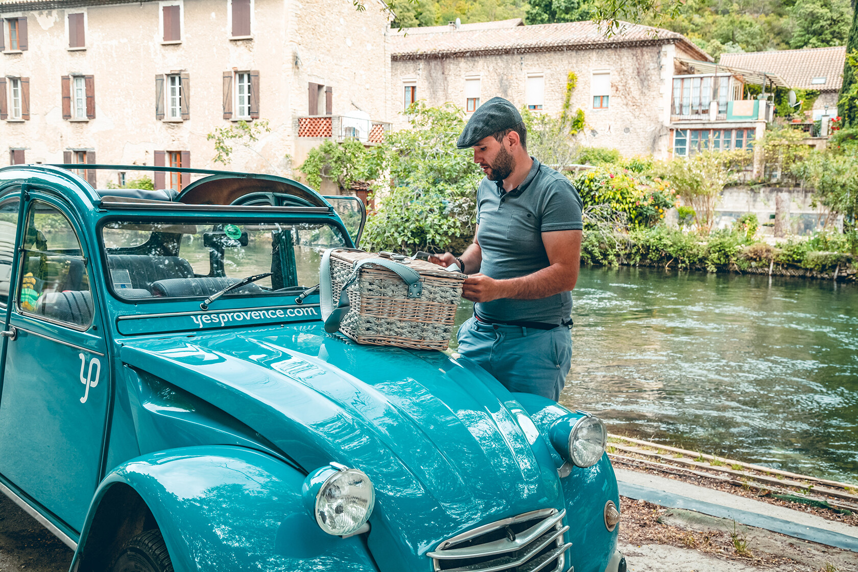 Location Citroën 2 cv à Saint-Rémy-de-Provence région Sud - Yes Provence