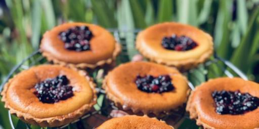Almond tarts with red berries (Tartes Amandine aux fruits rouges)