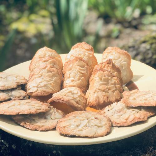 Almond biscuits Tuiles aux amandes effilées
