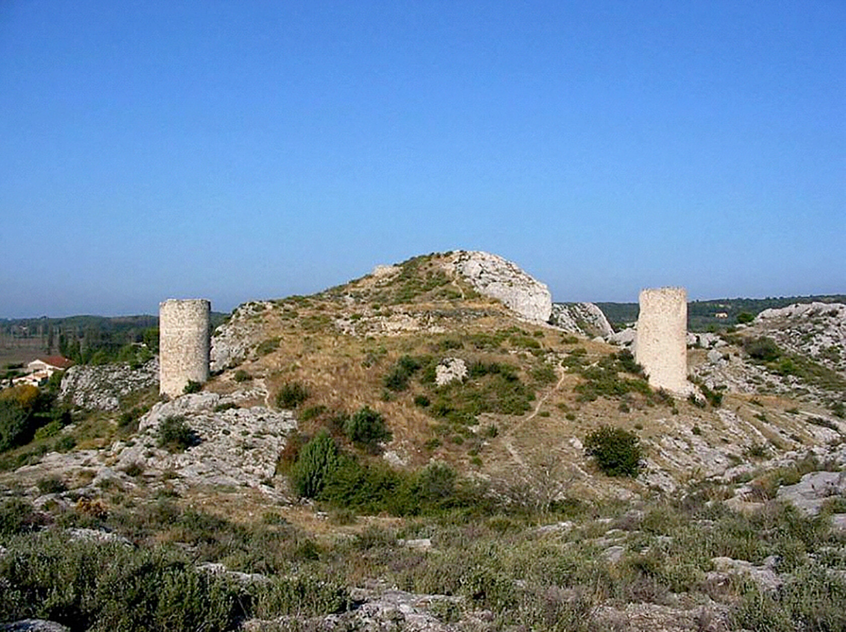 Maussane-les-Alpilles Castillon towers