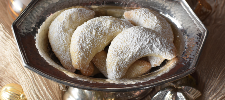 Almond Crescents Christmas Cookie