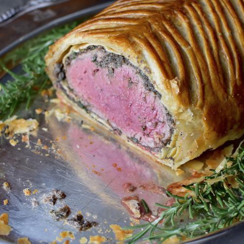 Classic Beef Wellington with Sauce Béarnaise