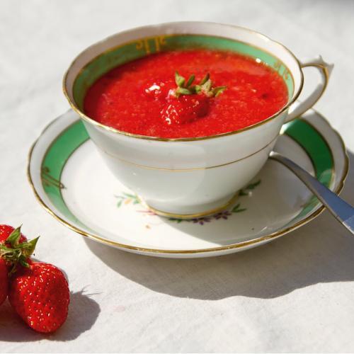 Easy Summer Dessert Strawberry Soup Soupe de Fraises