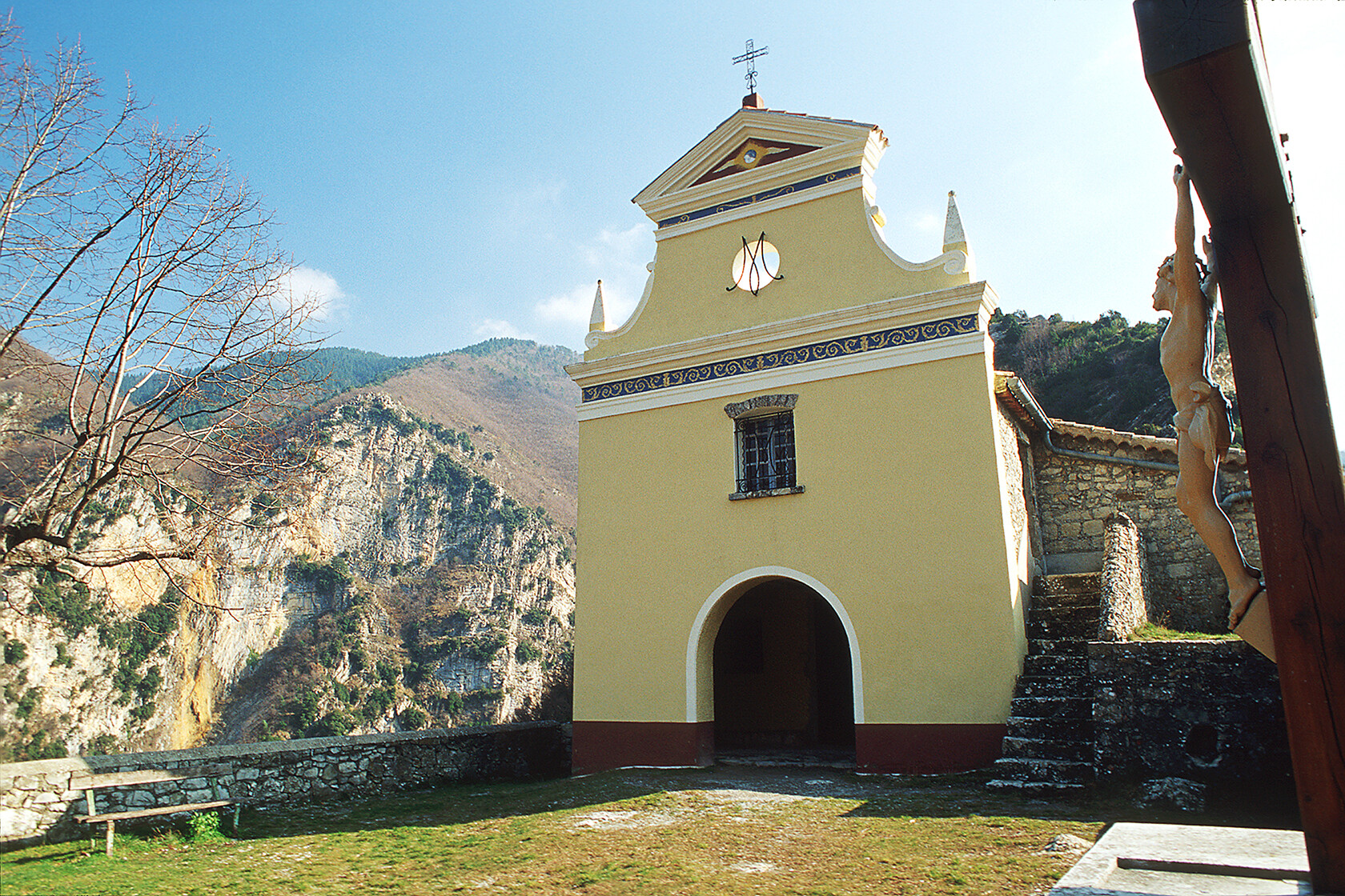 Moulinet-chapelle-notre-dame-de-la-menour