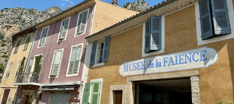 Visit Moustiers-Sainte-Marie