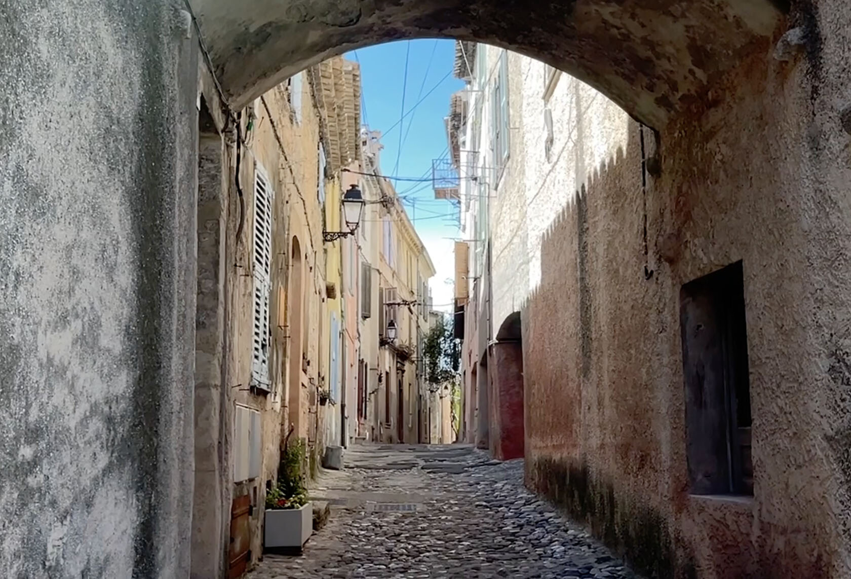 Biot-Glass-and-More-old-Village