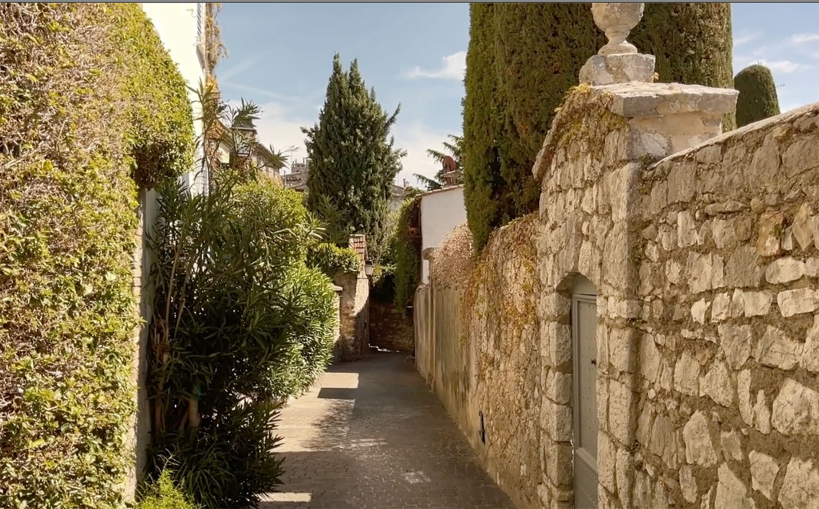 Biot-Glass-and-More-old-Village