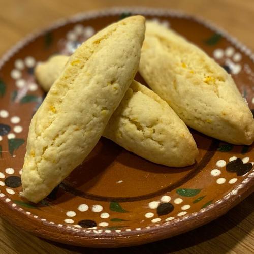 savette cookies on a plate